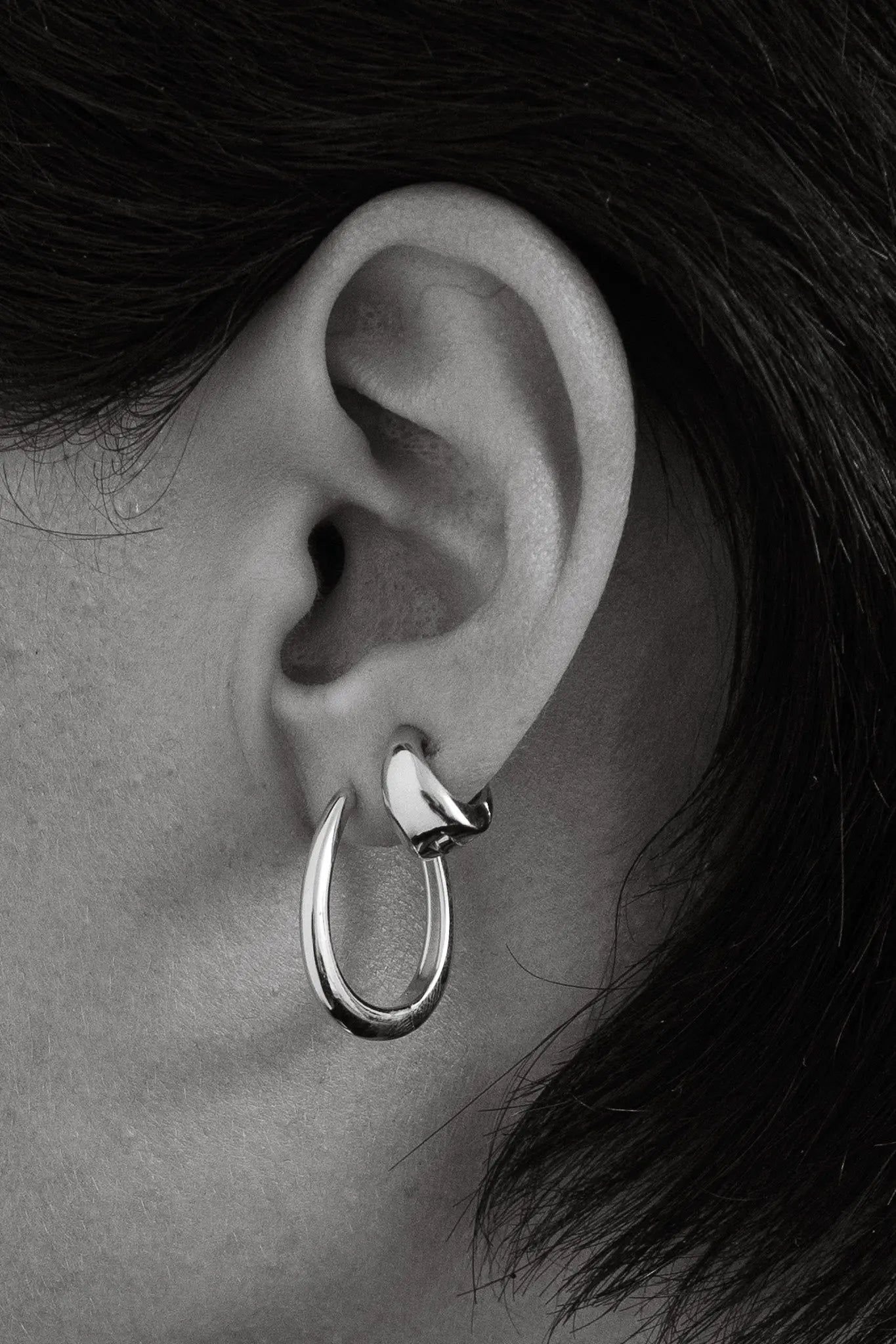 Grace medium hoop - DAUGHTERS JEWELRY