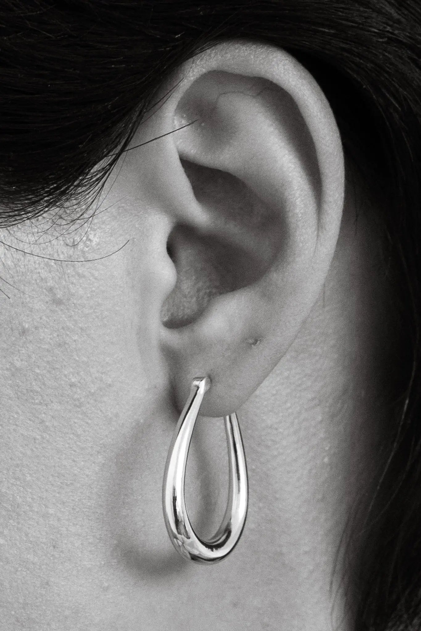 Drop tube hoop - DAUGHTERS JEWELRY