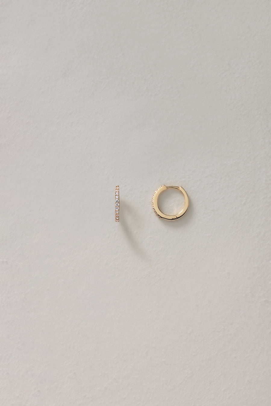 [14K] Tiny stone hoop