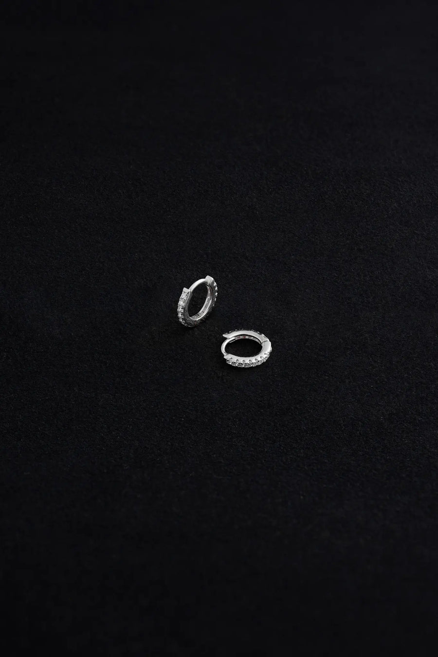 Mini stone hoop
