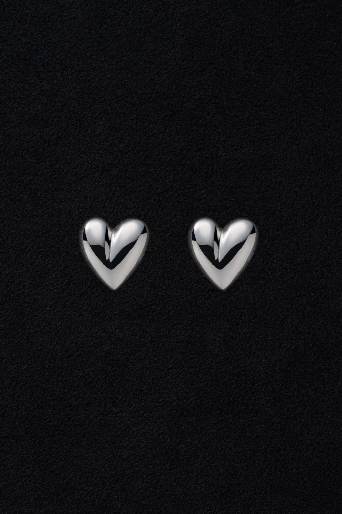 Heart studs DAUGHTERS JEWELRY