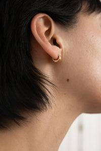 DAUGHTERS JEWELRY ゴールドピアスForm stone hoop Form stone hoop - DAUGHTERS JEWELRY