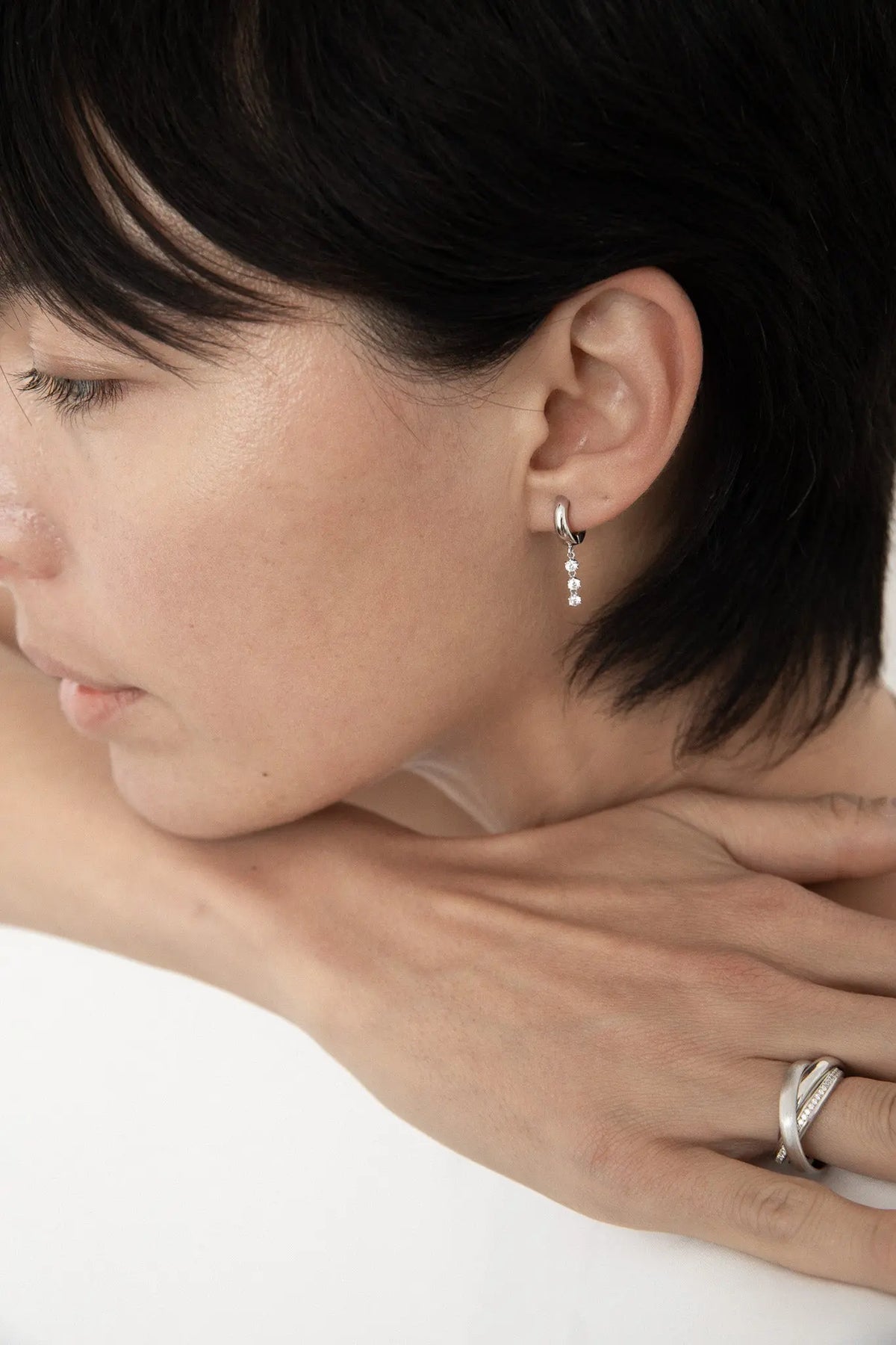 [SET]Three stone earrings & Roll on fusion ring DAUGHTERS JEWELRY