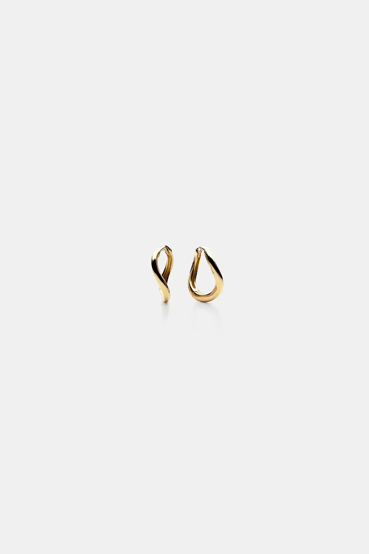 14K Wave tiny hoop