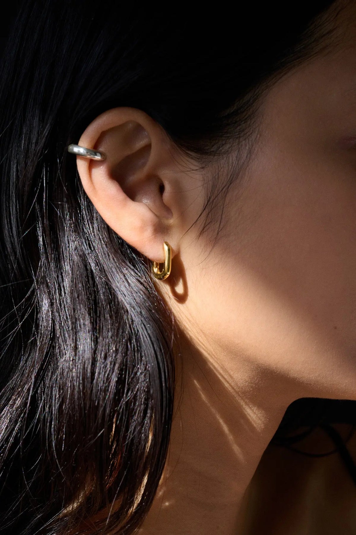 Oval small hoop DAUGHTERS JEWELRY